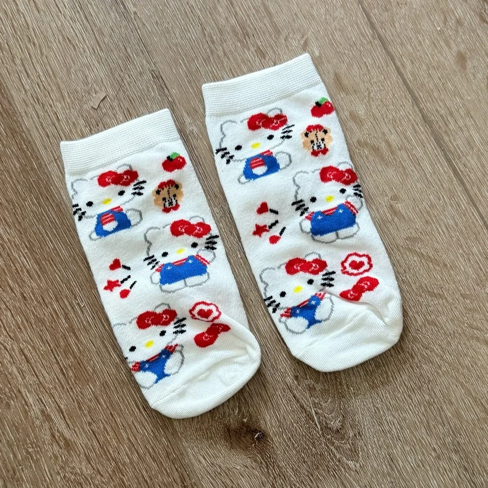 Hello kitty socks